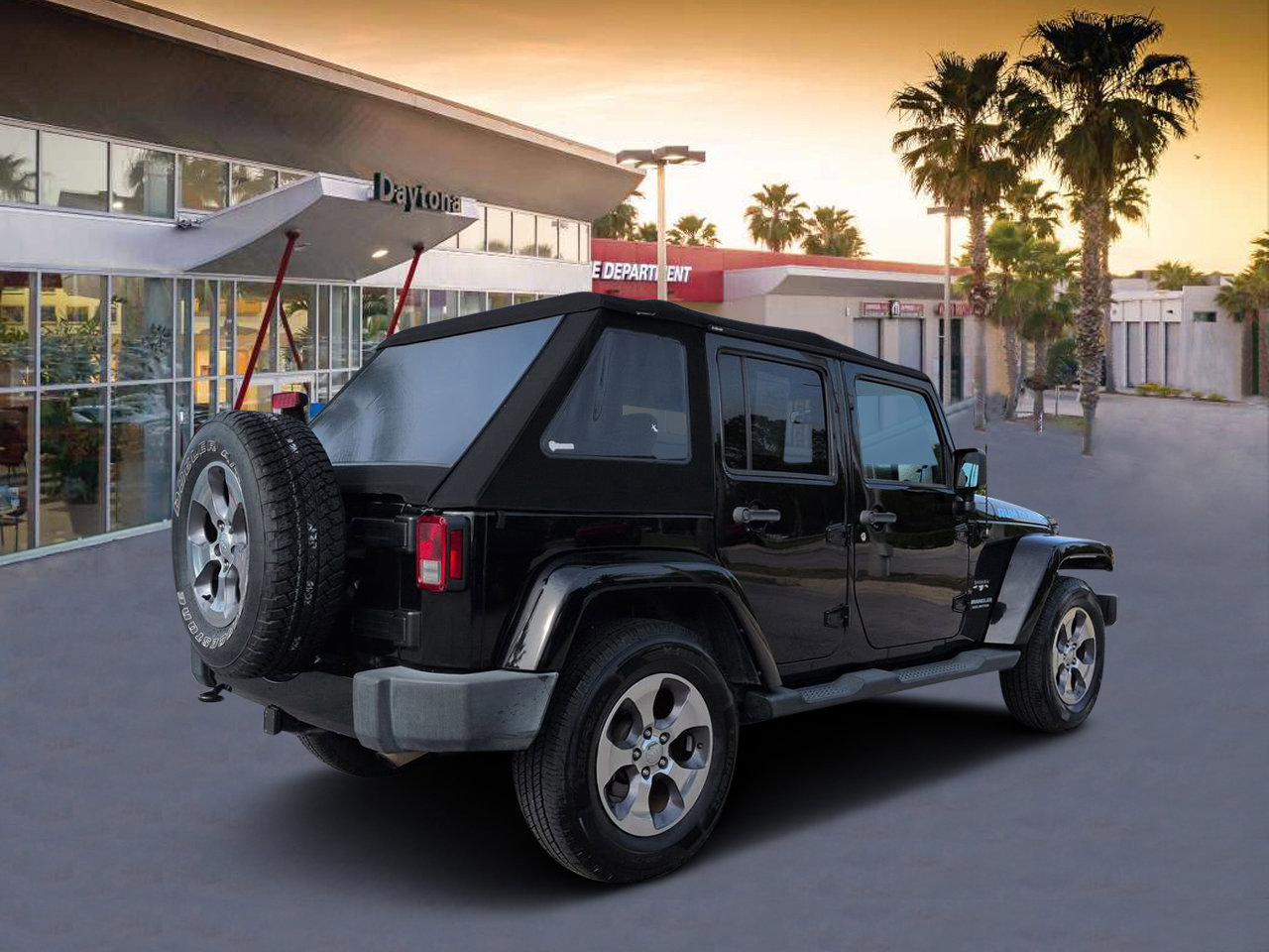 Used 2016 Jeep Wrangler Unlimited Sahara AWD/4WD image 3