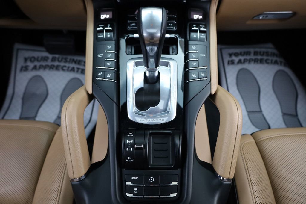 Used 2016 Porsche Cayenne image 38