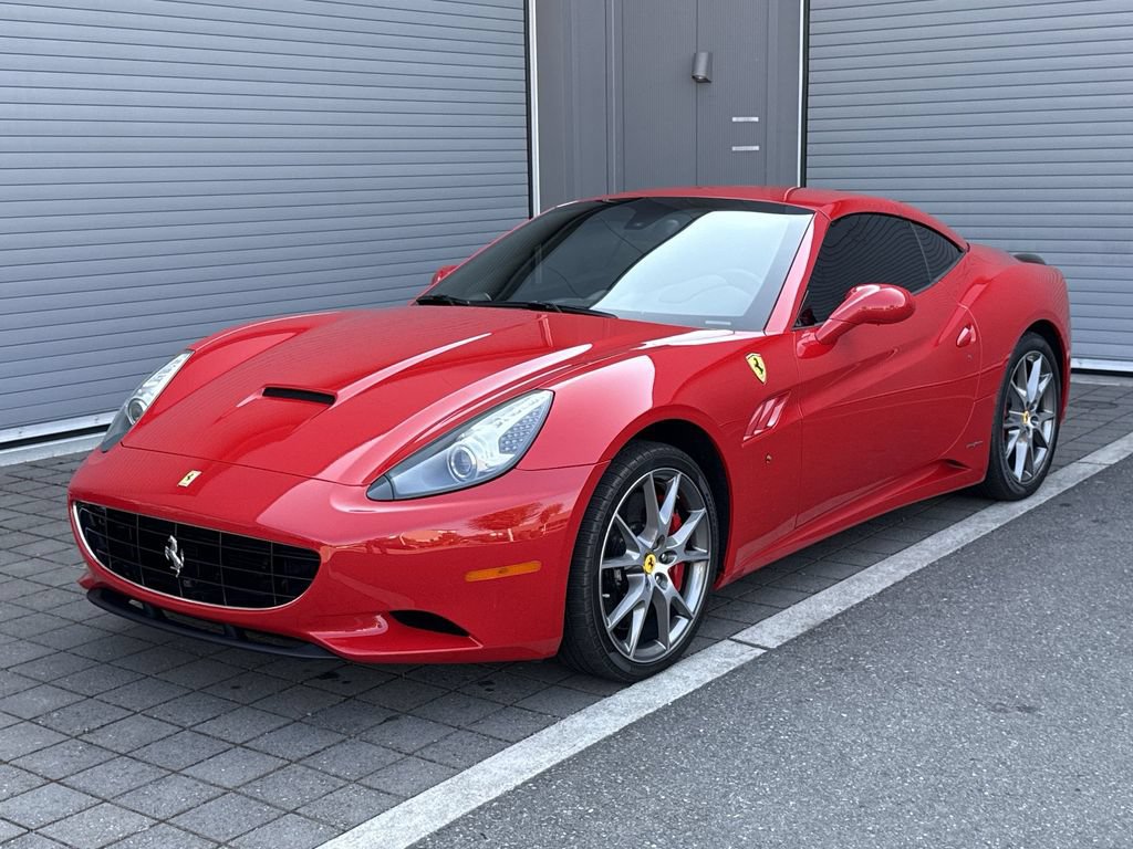 Used 2010 Ferrari California RWD image 31