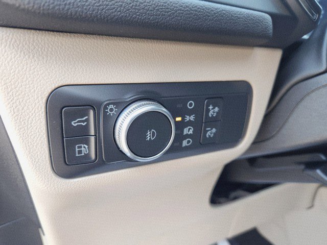 Used 2022 Ford Escape Titanium w/ Class II Trailer Tow Package image 36