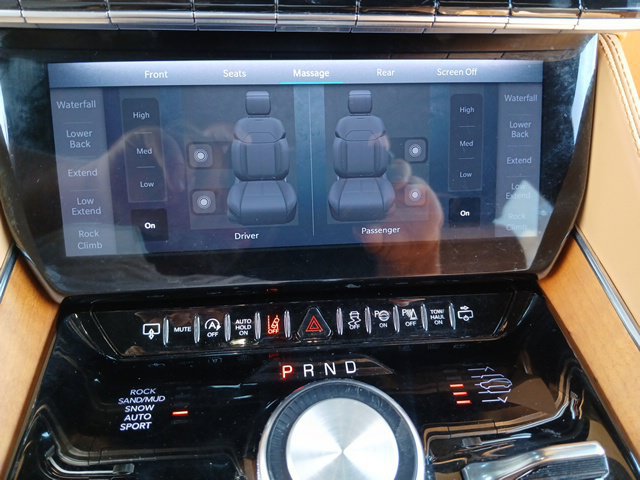 Used 2024 Jeep Grand Wagoneer Series III w/ Rear Seat Video Group 1 AWD/4WD image 58