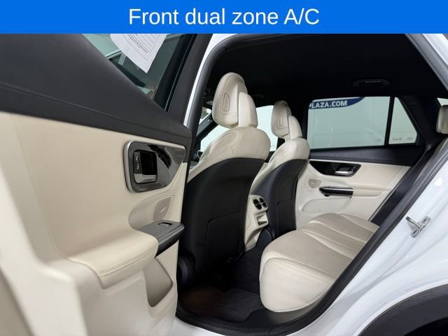 Used 2023 Mercedes-Benz GLC 300 4MATIC image 11