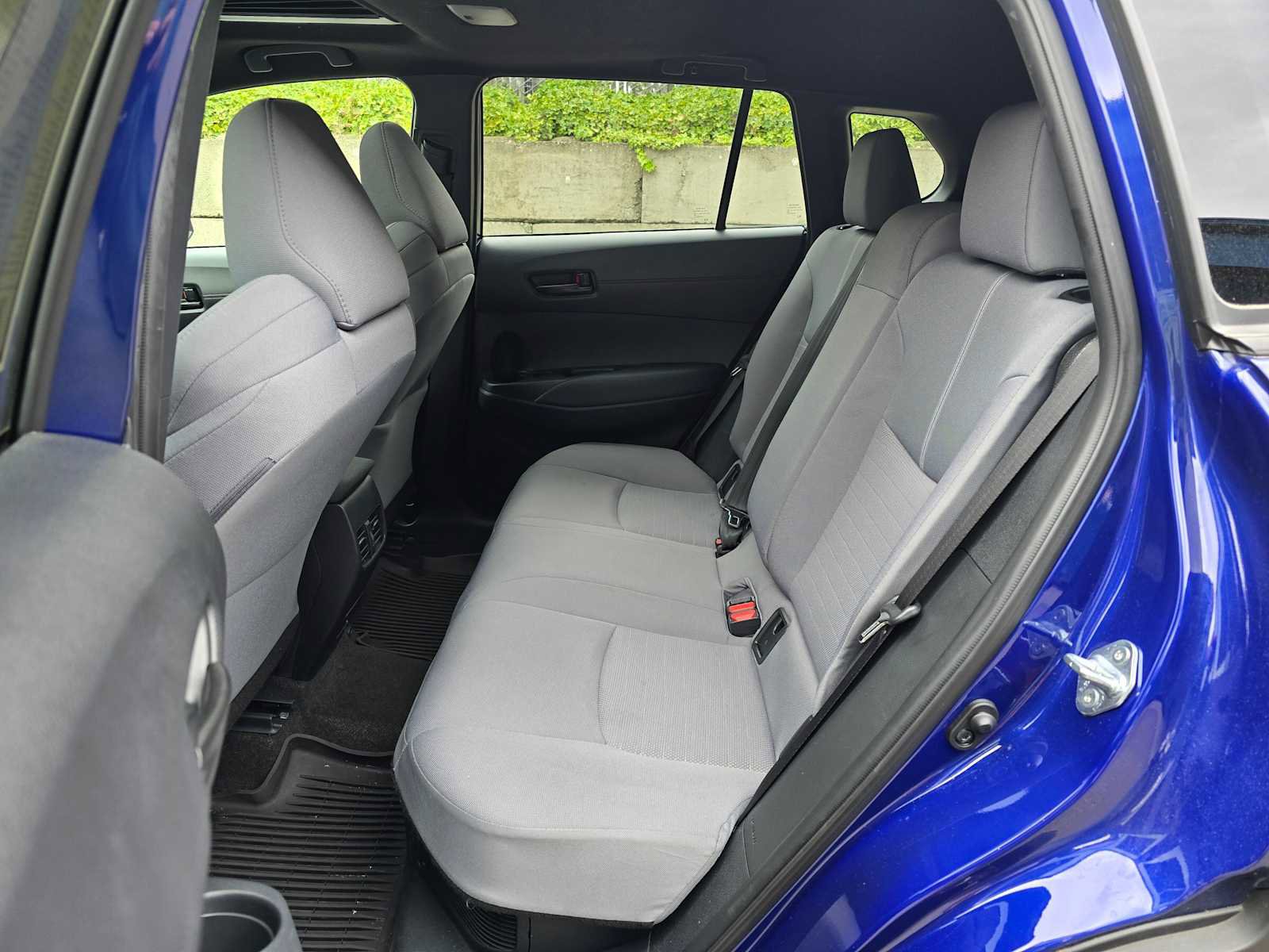 Used 2023 Toyota Corolla Cross AWD Hybrid w/ Moonroof Package image 16