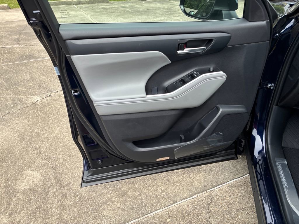 New 2026 Toyota Highlander XLE AWD/4WD image 12