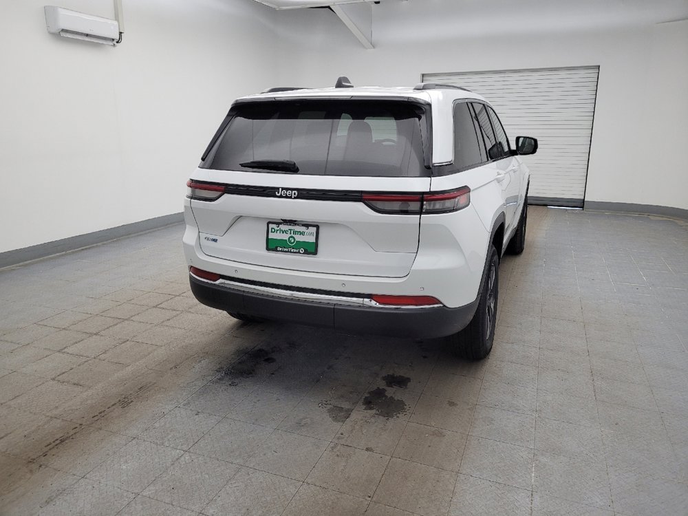 Used 2022 Jeep Grand Cherokee Limited 4xe image 7