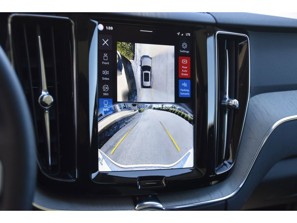 Certified 2025 Volvo XC60 B5 Plus w/ Protection Package Premier image 23