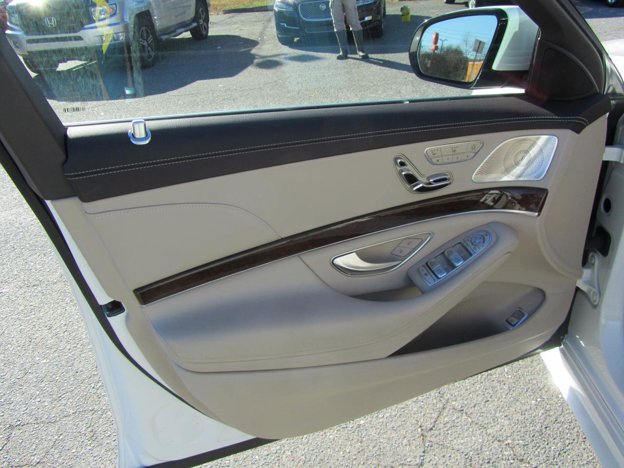 Used 2015 Mercedes-Benz S 550 Sedan image 18