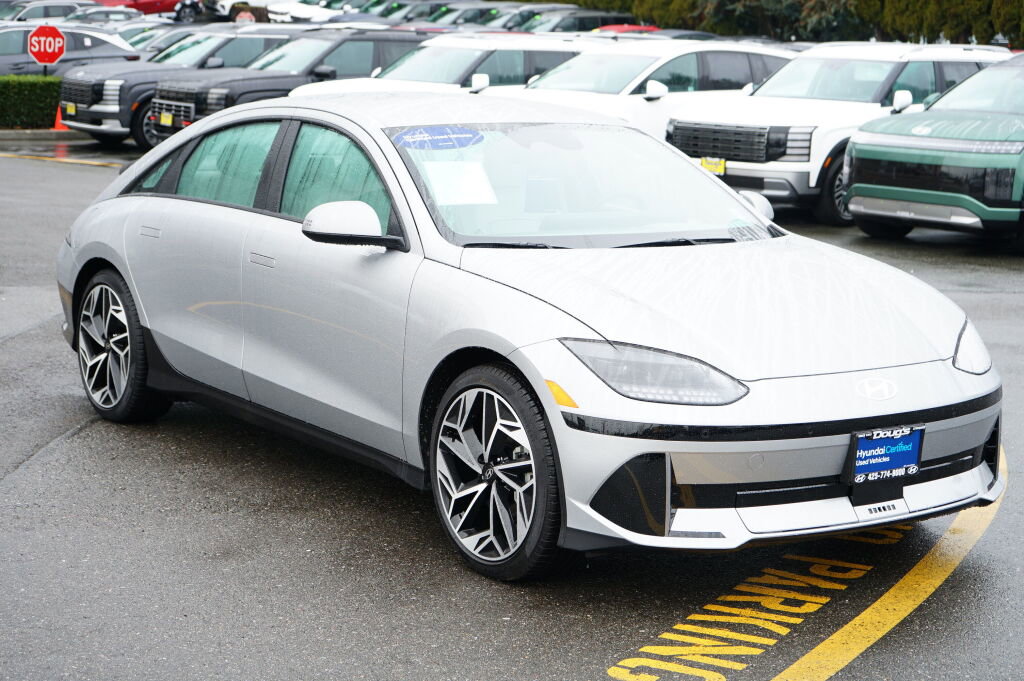 Used 2025 Hyundai Ioniq 6 SEL RWD image 3