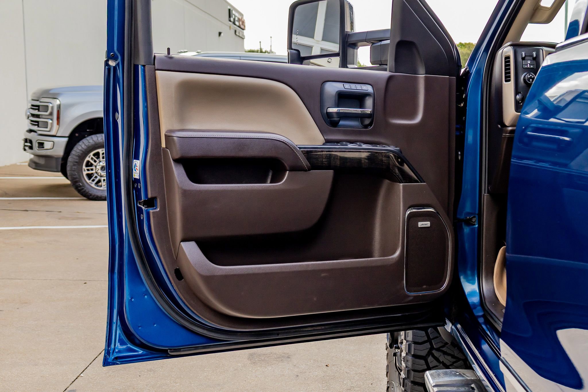 Used 2015 GMC Sierra 3500 Denali w/ Duramax Plus Package image 31