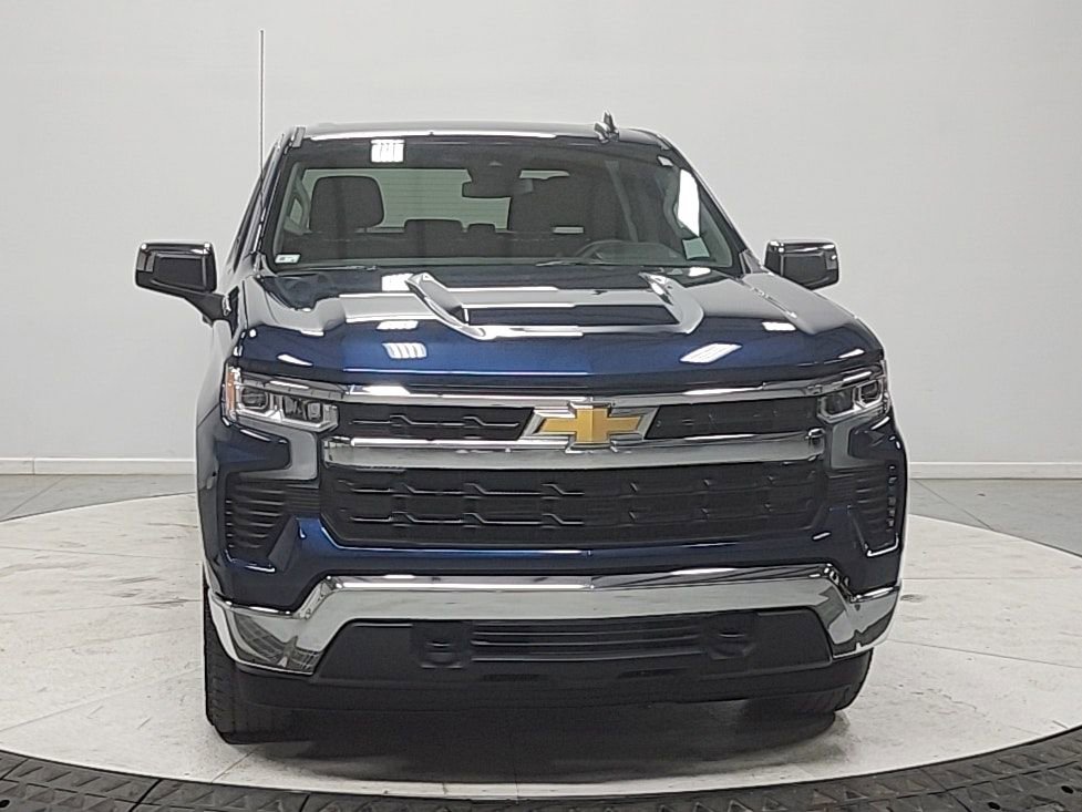 Used 2023 Chevrolet Silverado 1500 LT image 2