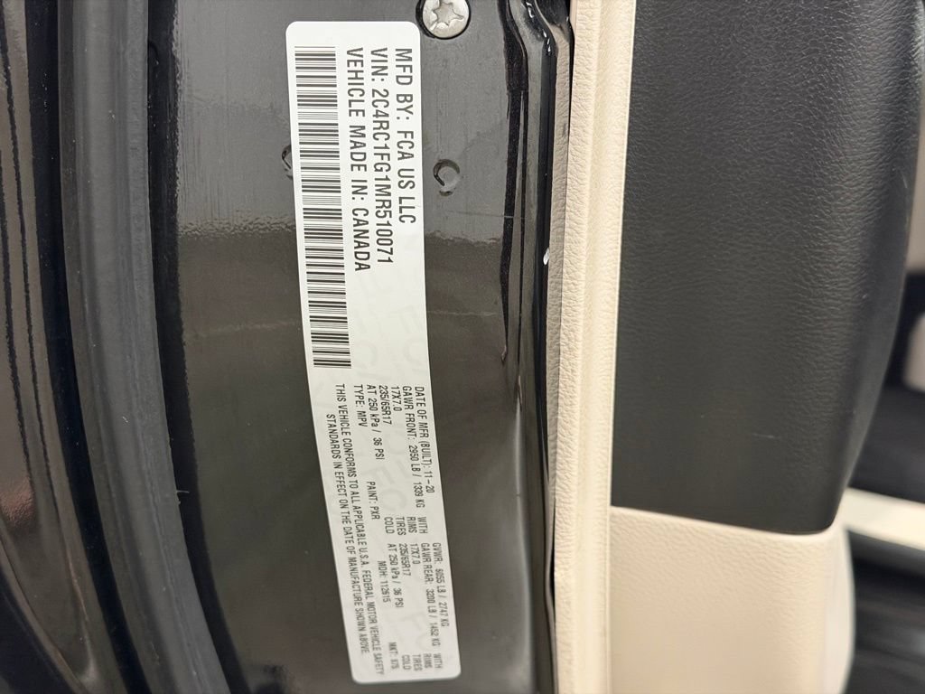 Used 2021 Chrysler Pacifica Touring w/ Cold Weather Group FWD image 28