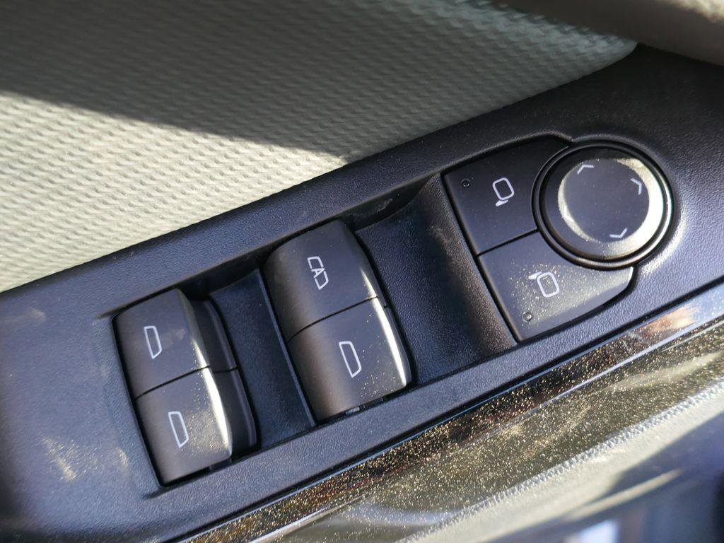 New 2026 Chevrolet Equinox LT image 16