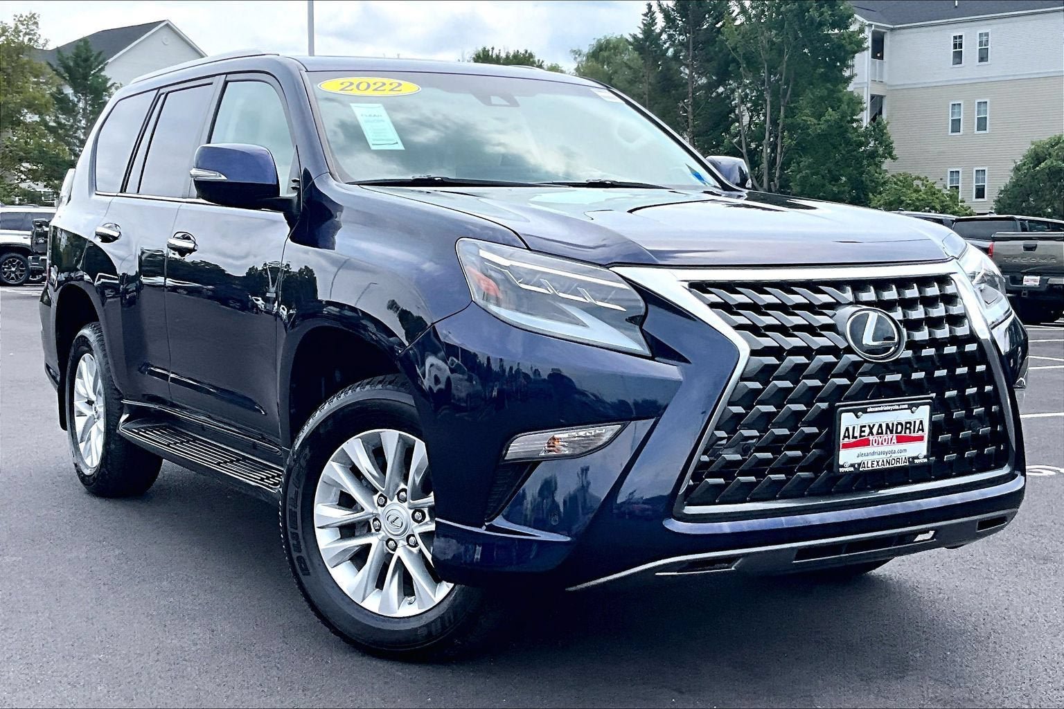 Used 2022 Lexus GX 460 w/ Accessory Package AWD/4WD image 2