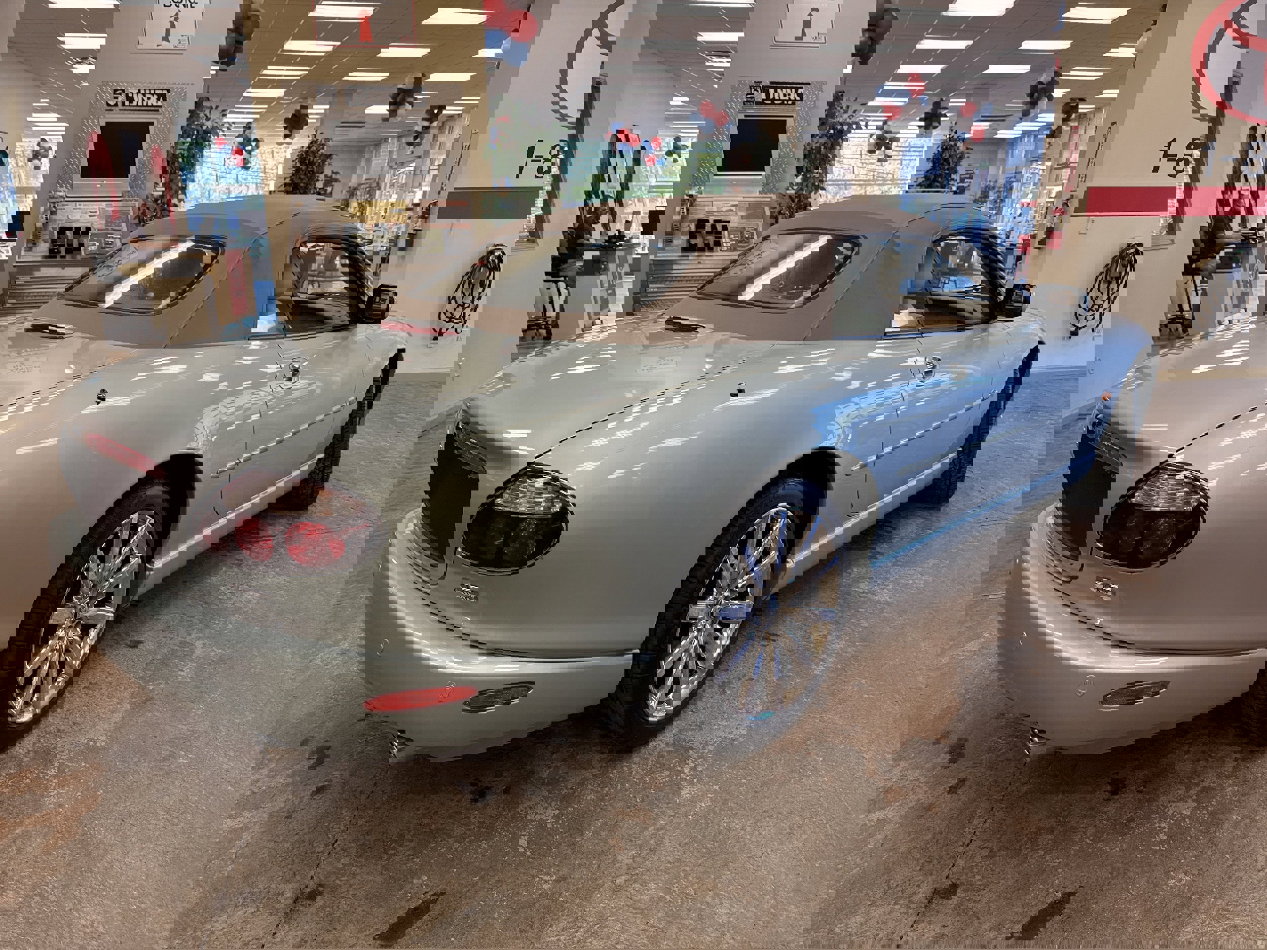 Used 2006 Jaguar XK8 Convertible image 9