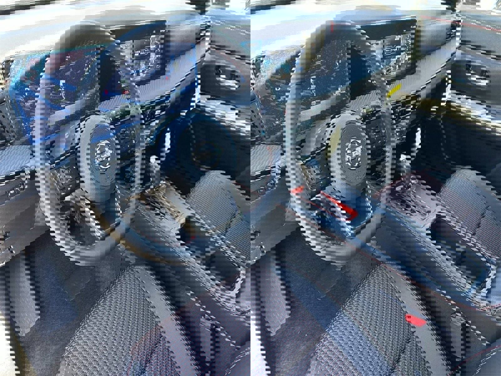 New 2025 Nissan Kicks SR image 24