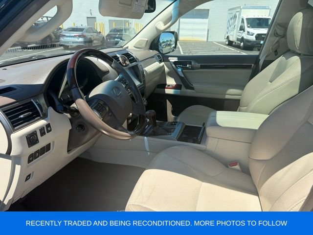 Used 2019 Lexus GX 460 Premium w/ Premium Package AWD/4WD image 2