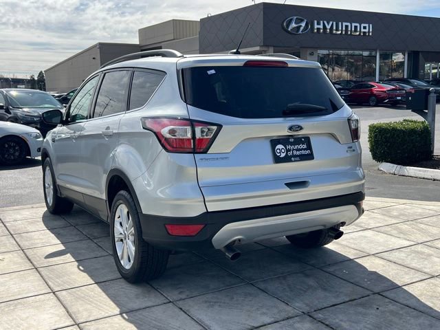 Used 2018 Ford Escape SE image 7