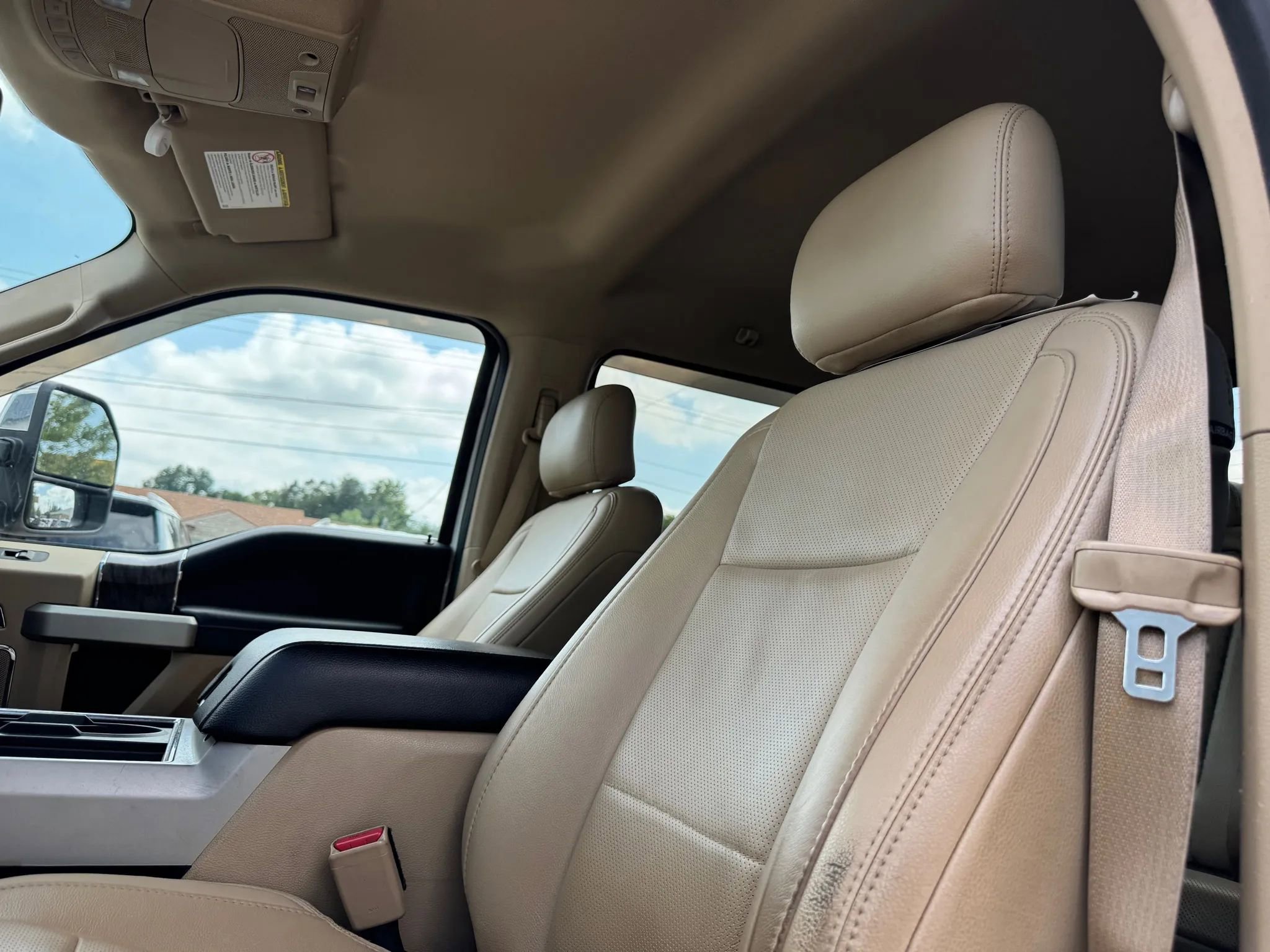 Used 2017 Ford F250 Lariat w/ Chrome Package image 21