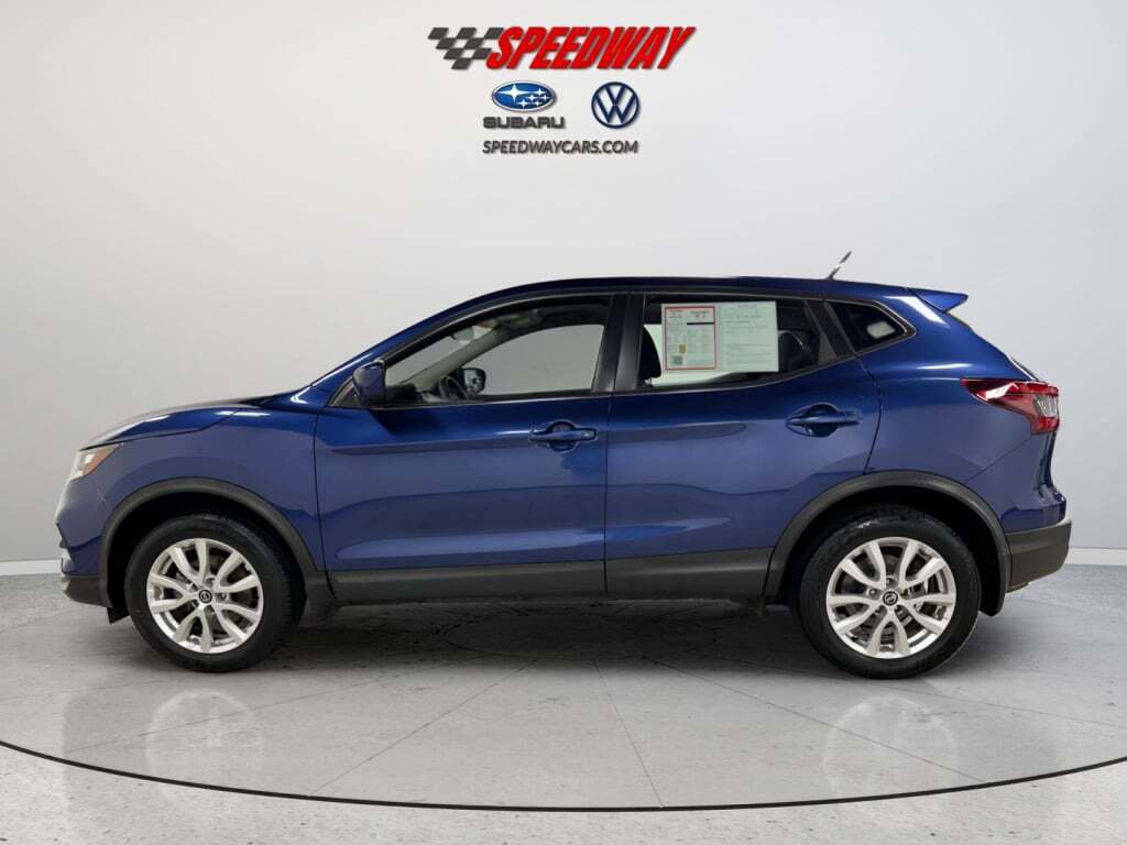 Used 2022 Nissan Rogue Sport S image 4
