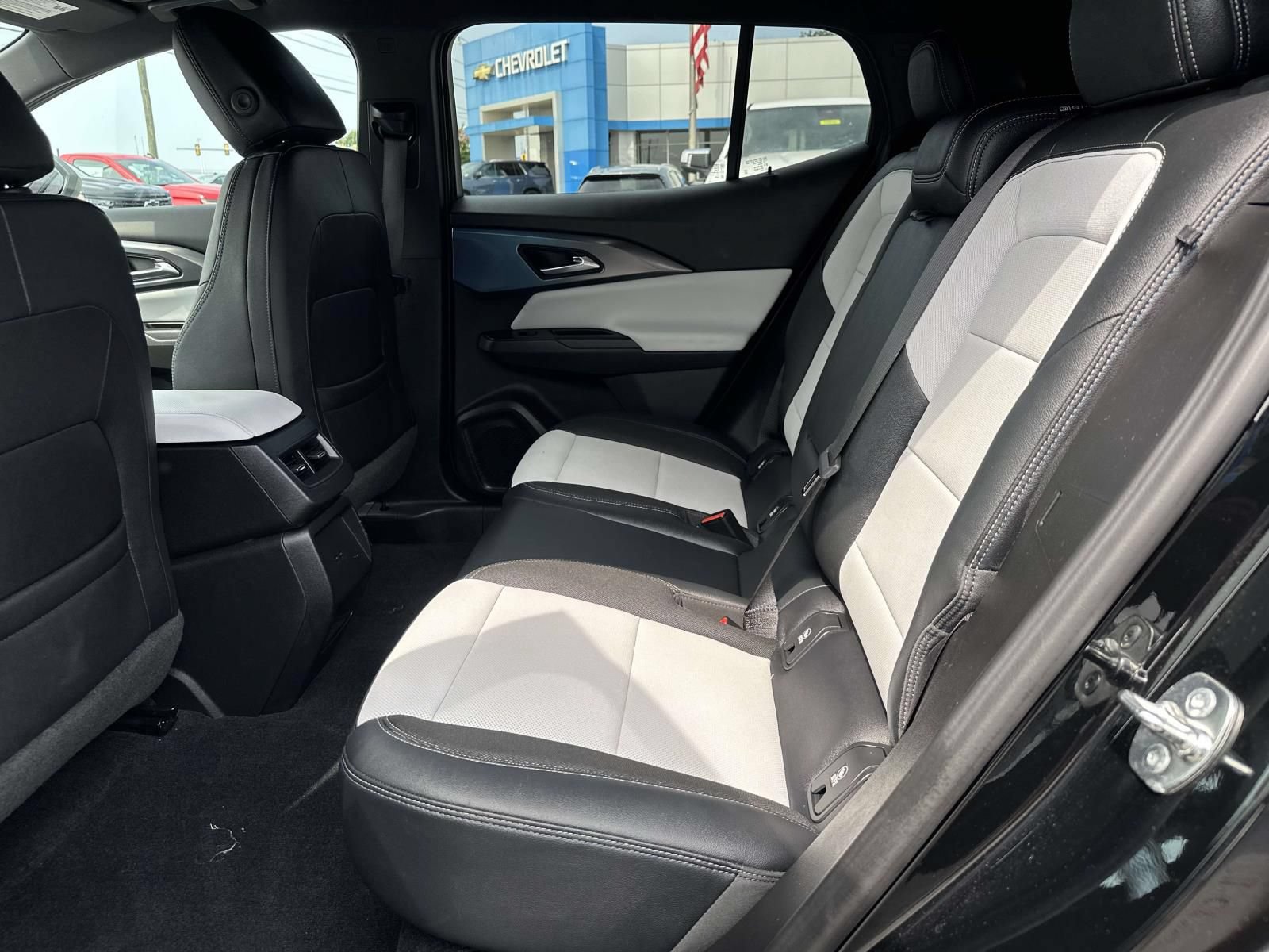 Certified 2024 Chevrolet Equinox EV LT FWD image 24