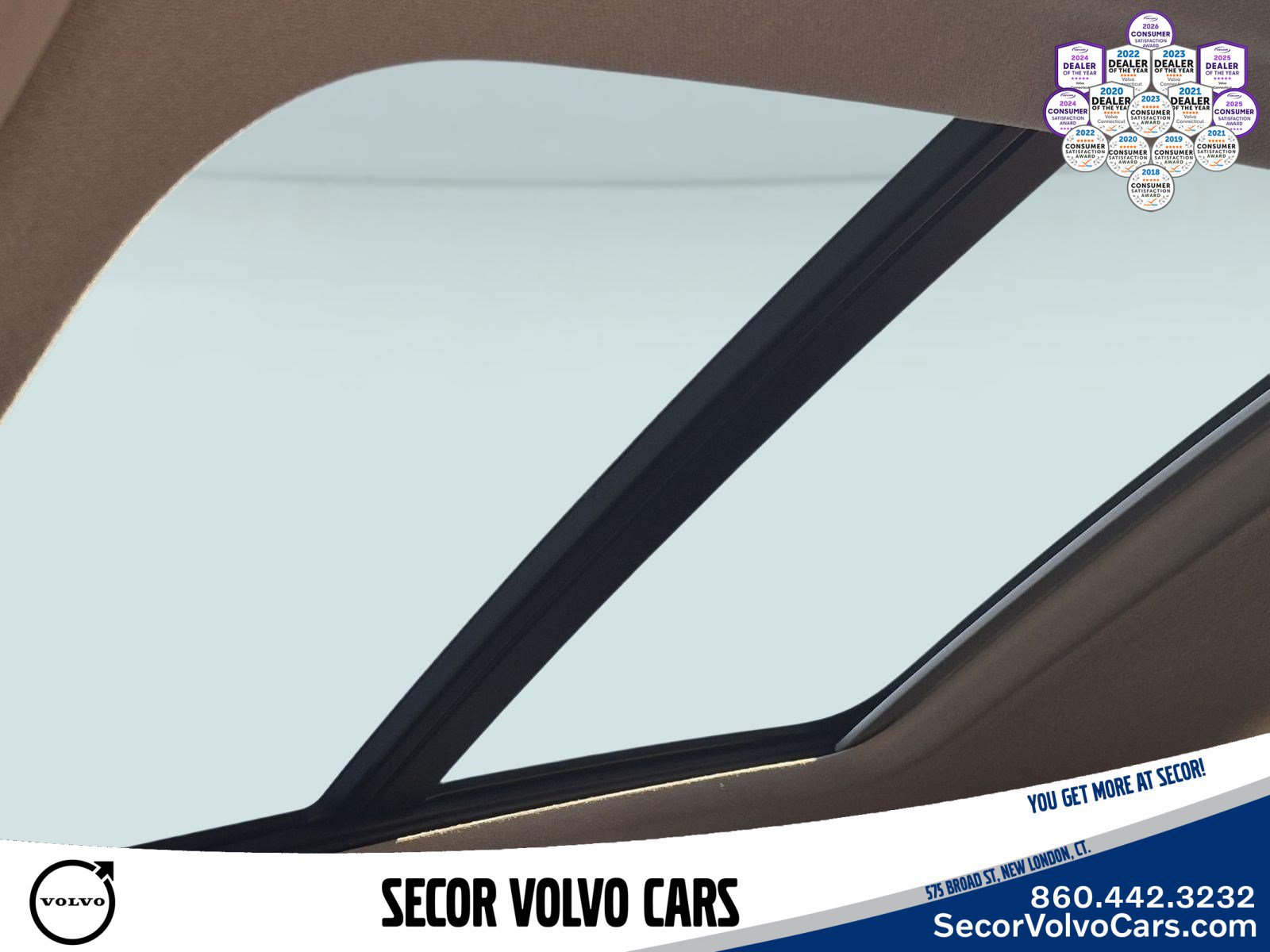 Certified 2023 Volvo XC40 B5 Plus w/ Protection Package Premier AWD/4WD image 17