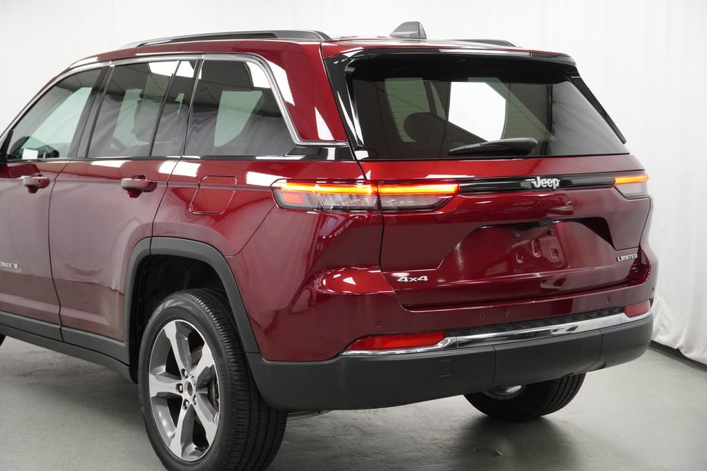 Certified 2025 Jeep Grand Cherokee Limited AWD/4WD image 13