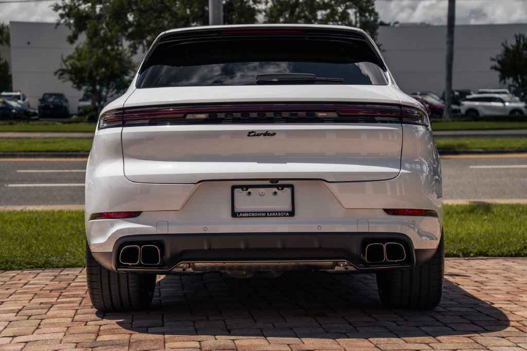 Used 2025 Porsche Cayenne Turbo AWD/4WD image 4