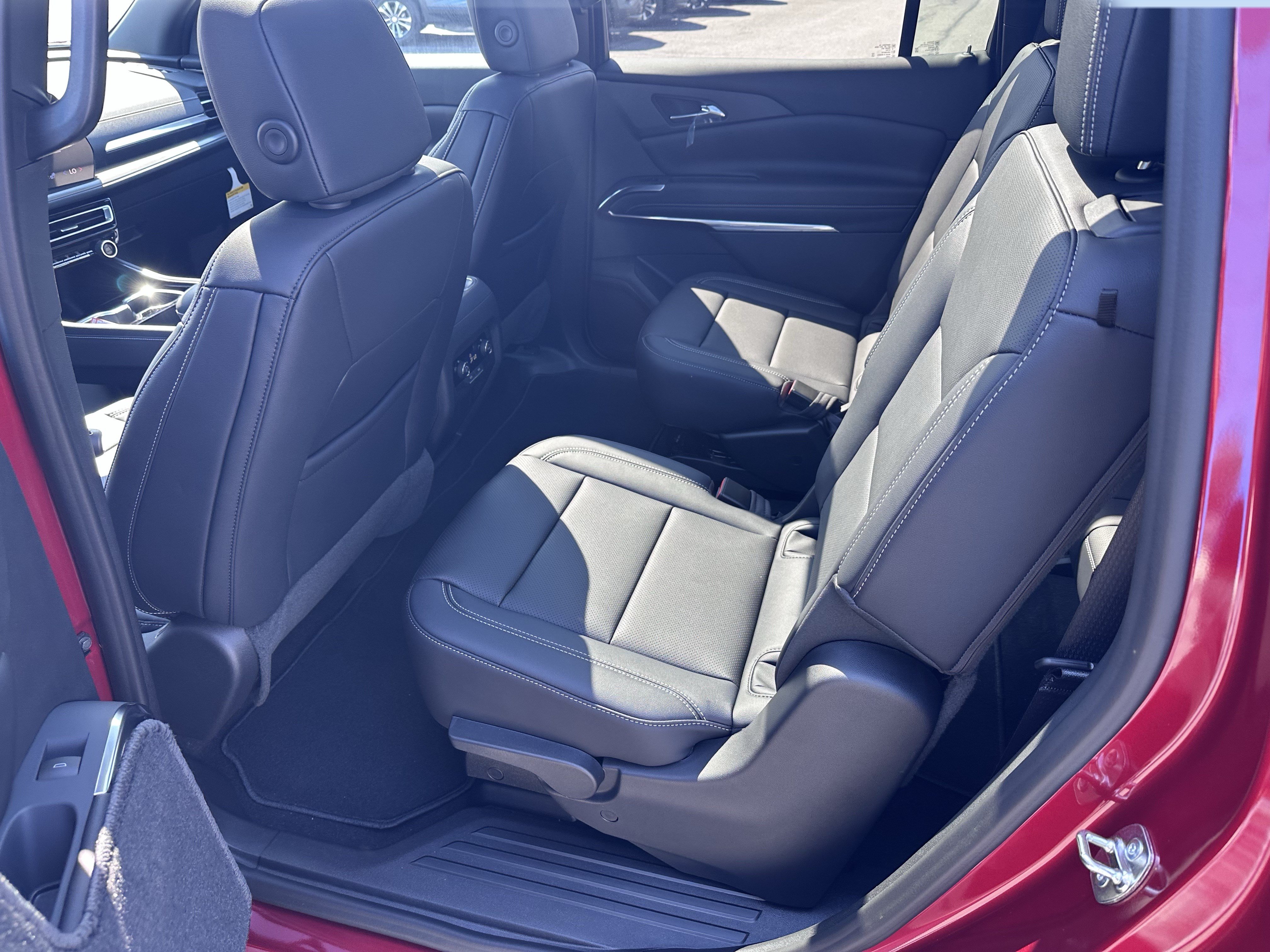 New 2027 Chevrolet Traverse LT w/ Sun and Wheel Package AWD/4WD image 6