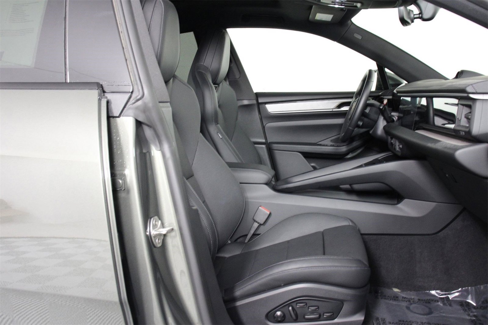 Used 2025 Porsche Macan Electric image 29