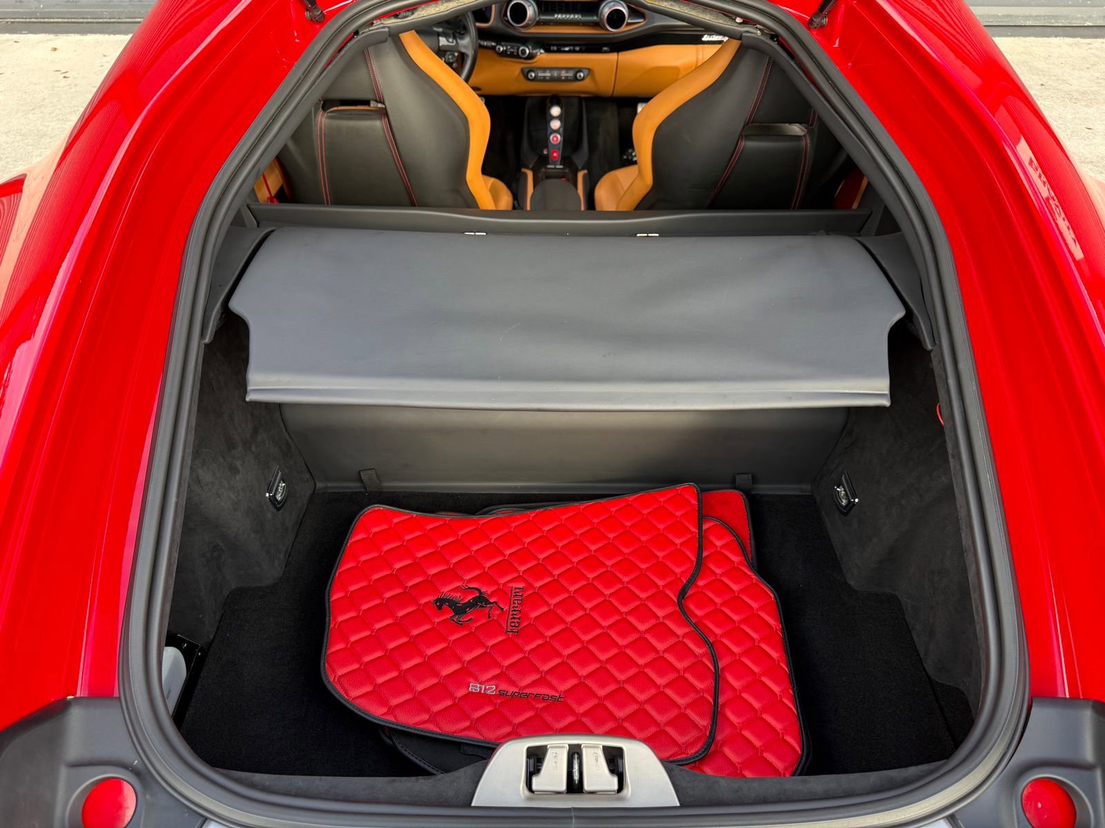 Used 2018 Ferrari 812 Superfast image 25