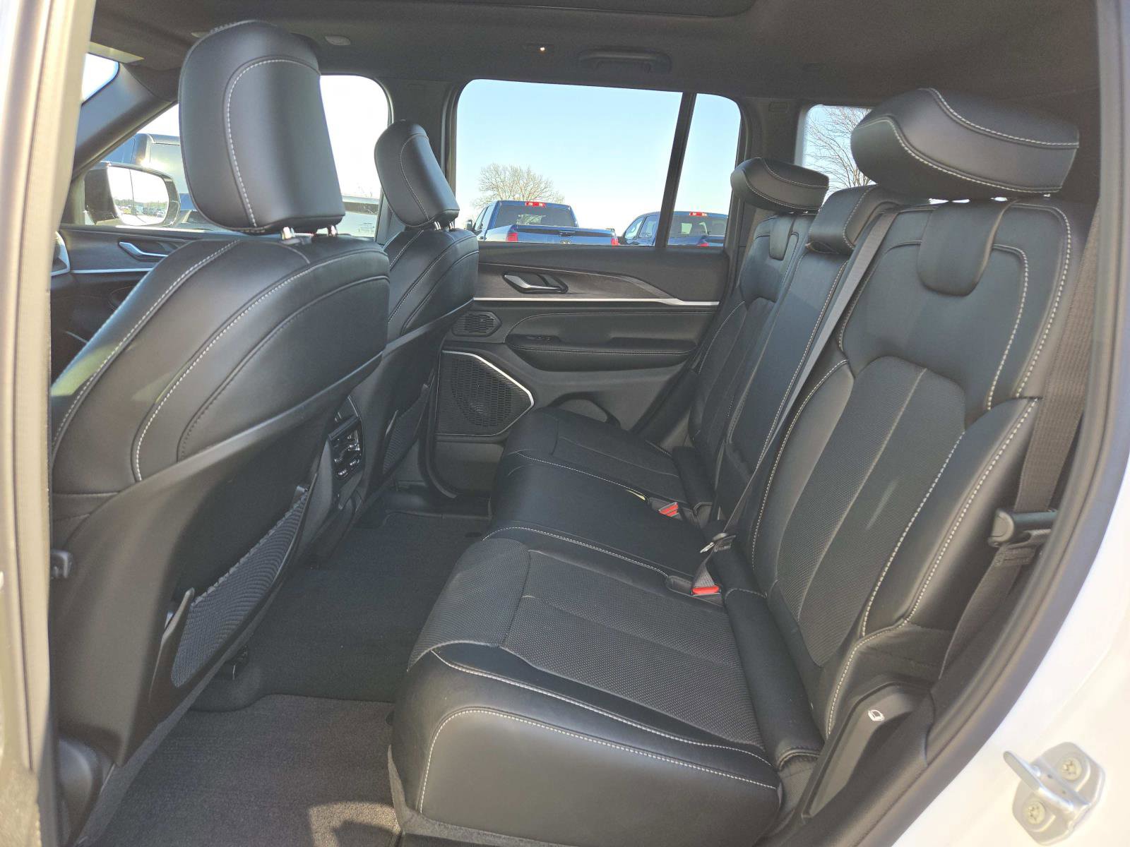 New 2026 Jeep Grand Cherokee Limited Reserve image 13