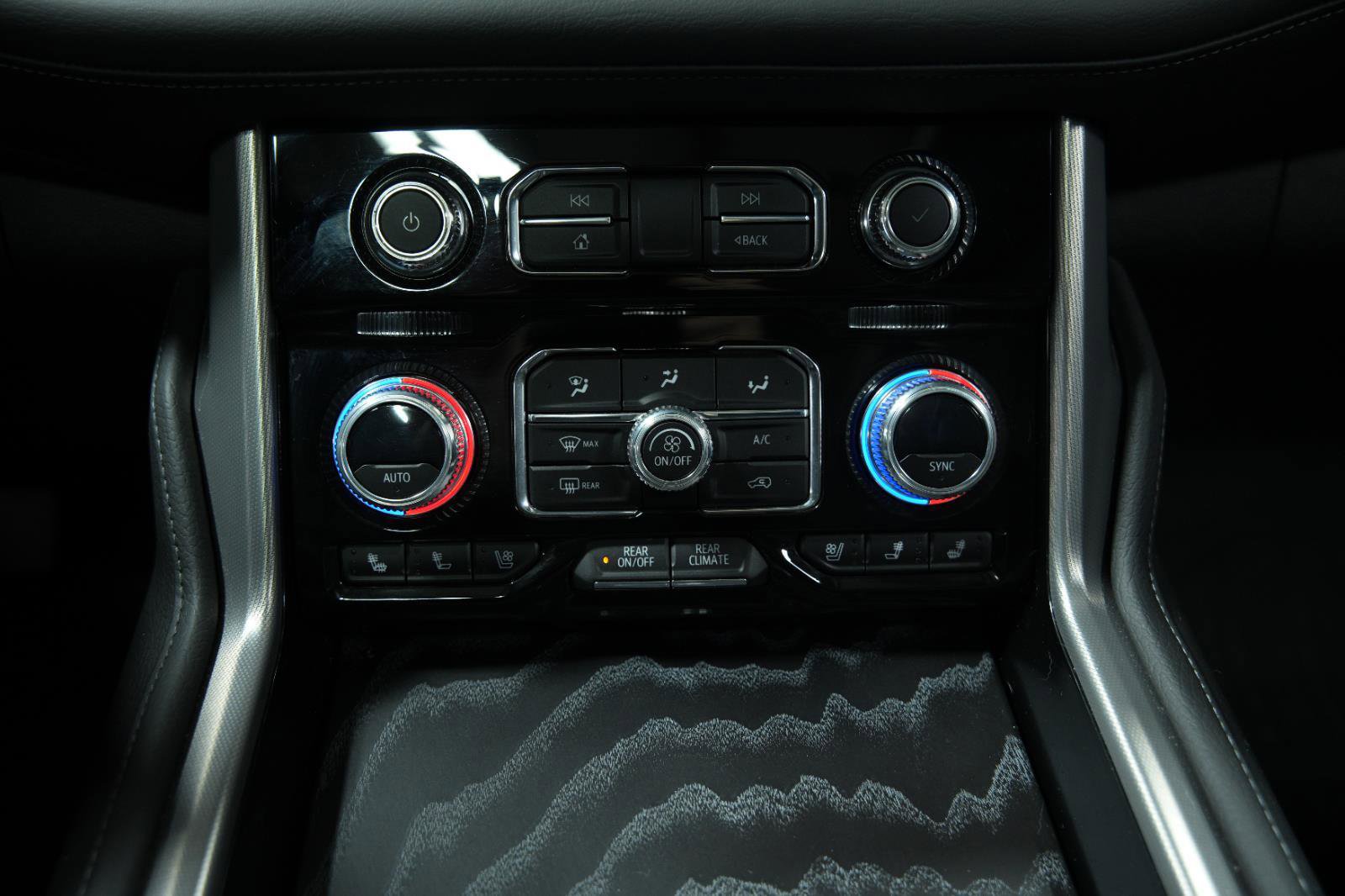 Used 2023 GMC Yukon Denali w/ LPO, Floor Liner Package image 38