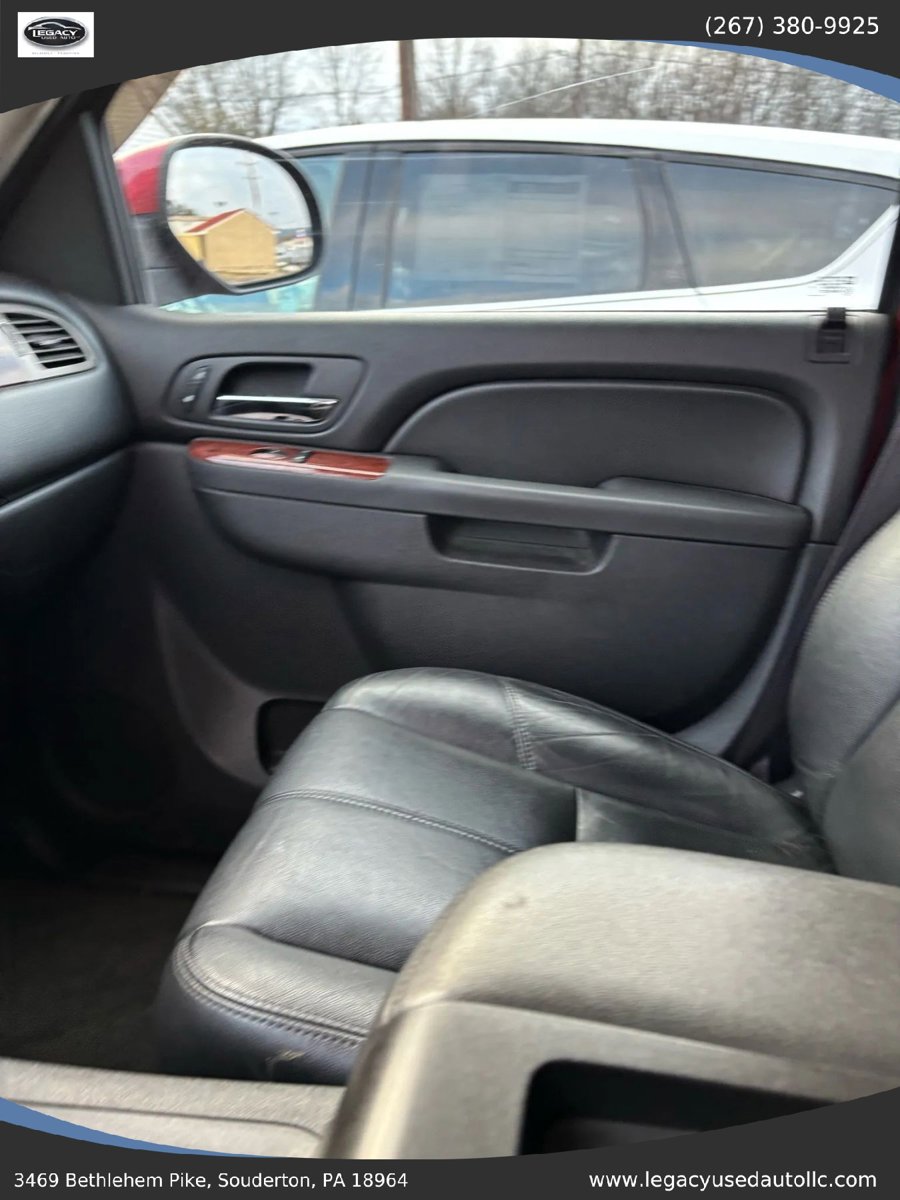 Used 2013 Chevrolet Suburban LT image 24