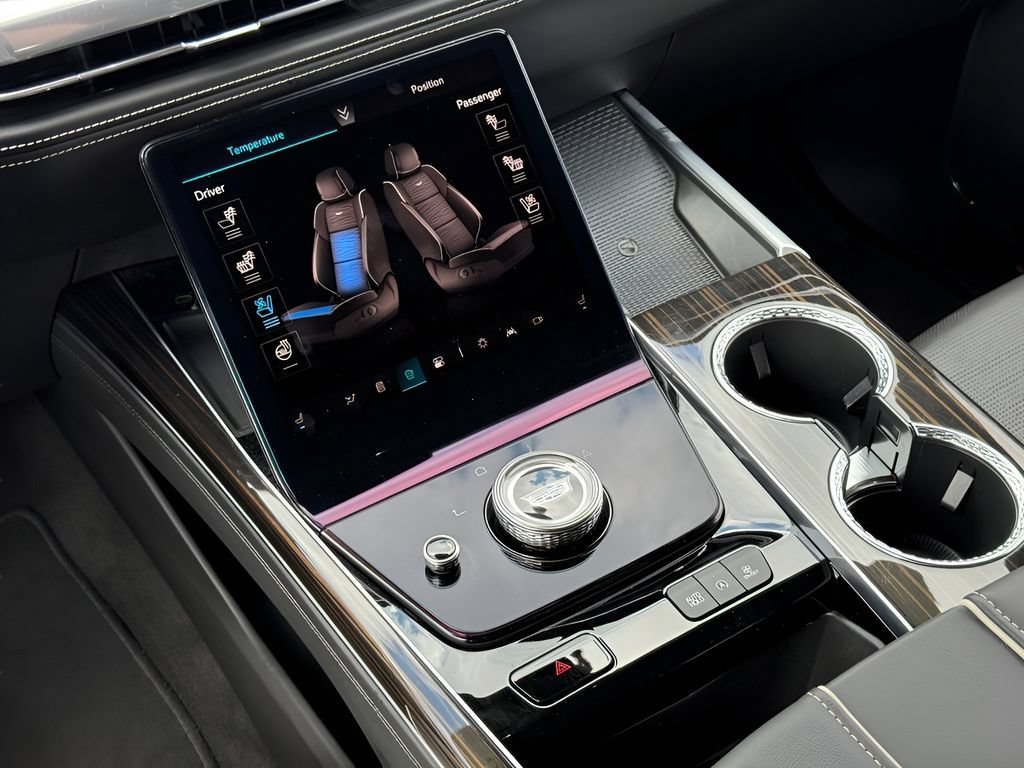 Certified 2025 Cadillac Escalade Premium Luxury AWD/4WD image 25