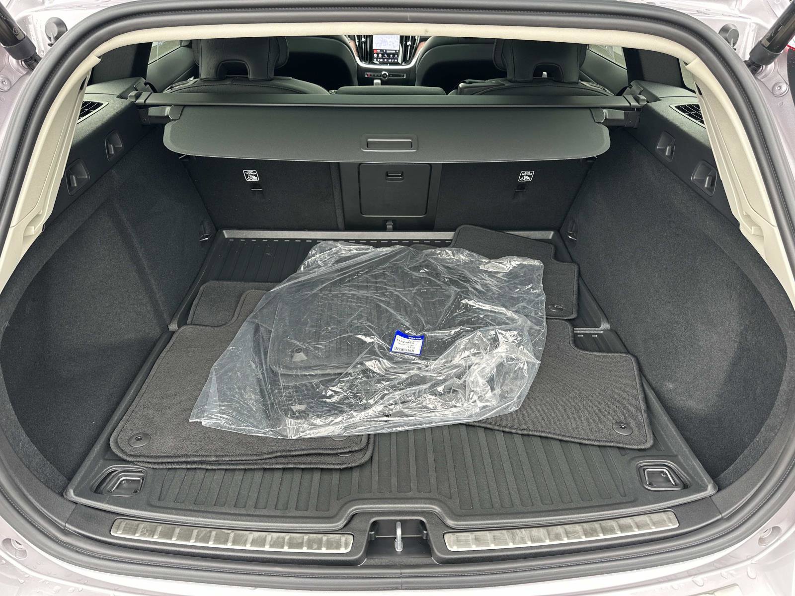 Certified 2026 Volvo V60 B5 Cross Country Plus w/ Climate Package image 23