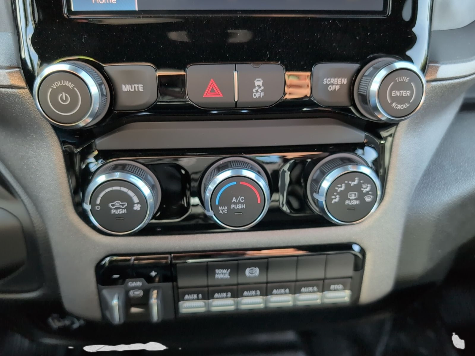 New 2026 RAM 3500 Tradesman w/ Chrome Appearance Group A AWD/4WD image 20