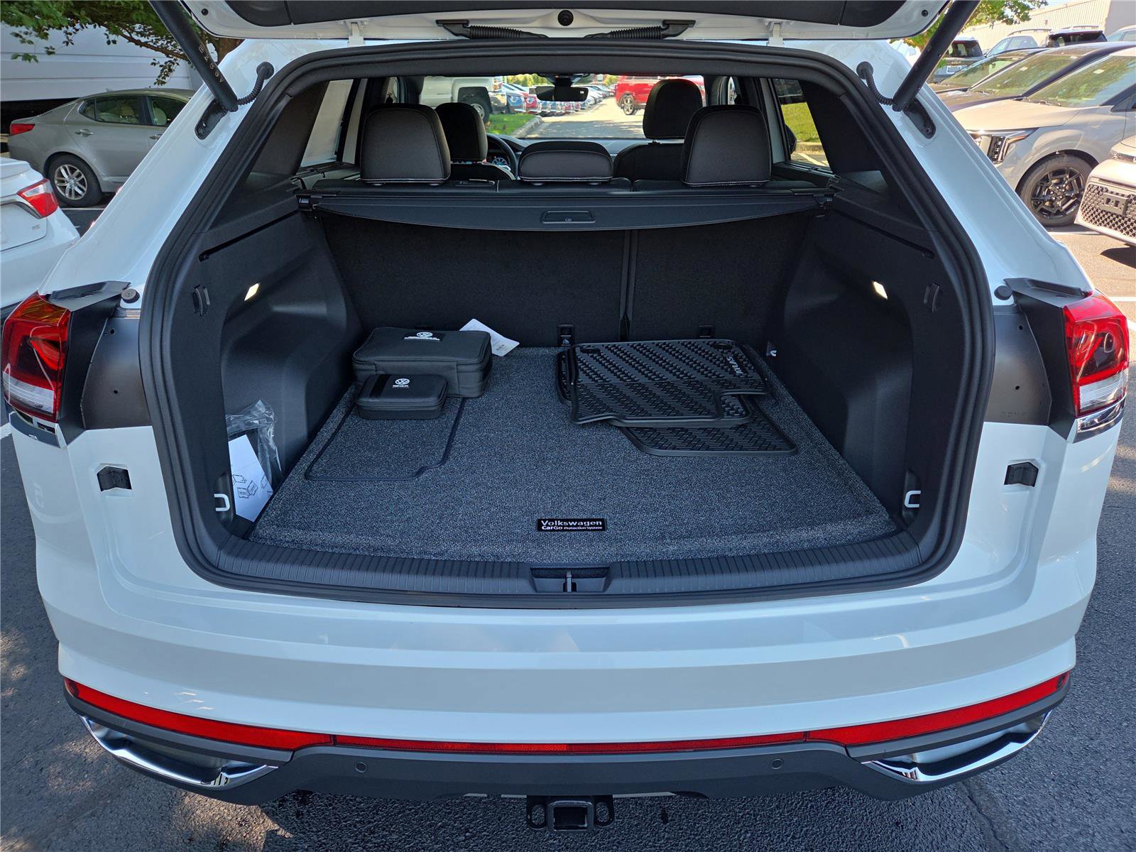 New 2026 Volkswagen Atlas Cross Sport SE image 28