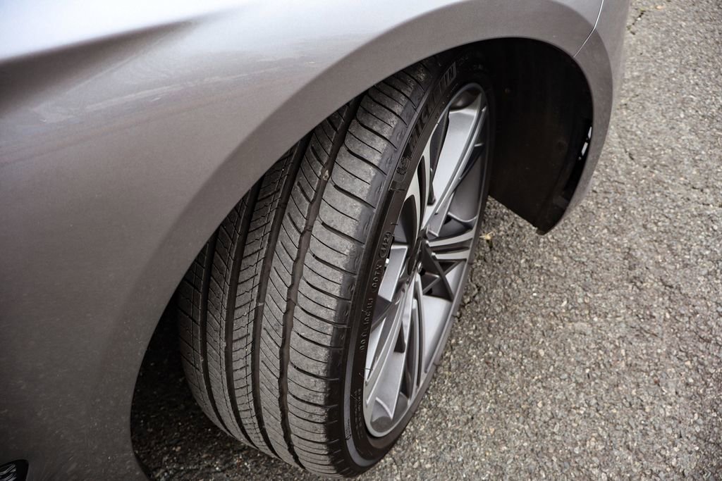 Used 2025 Genesis G70 2.5T w/ Sport Prestige Package image 41