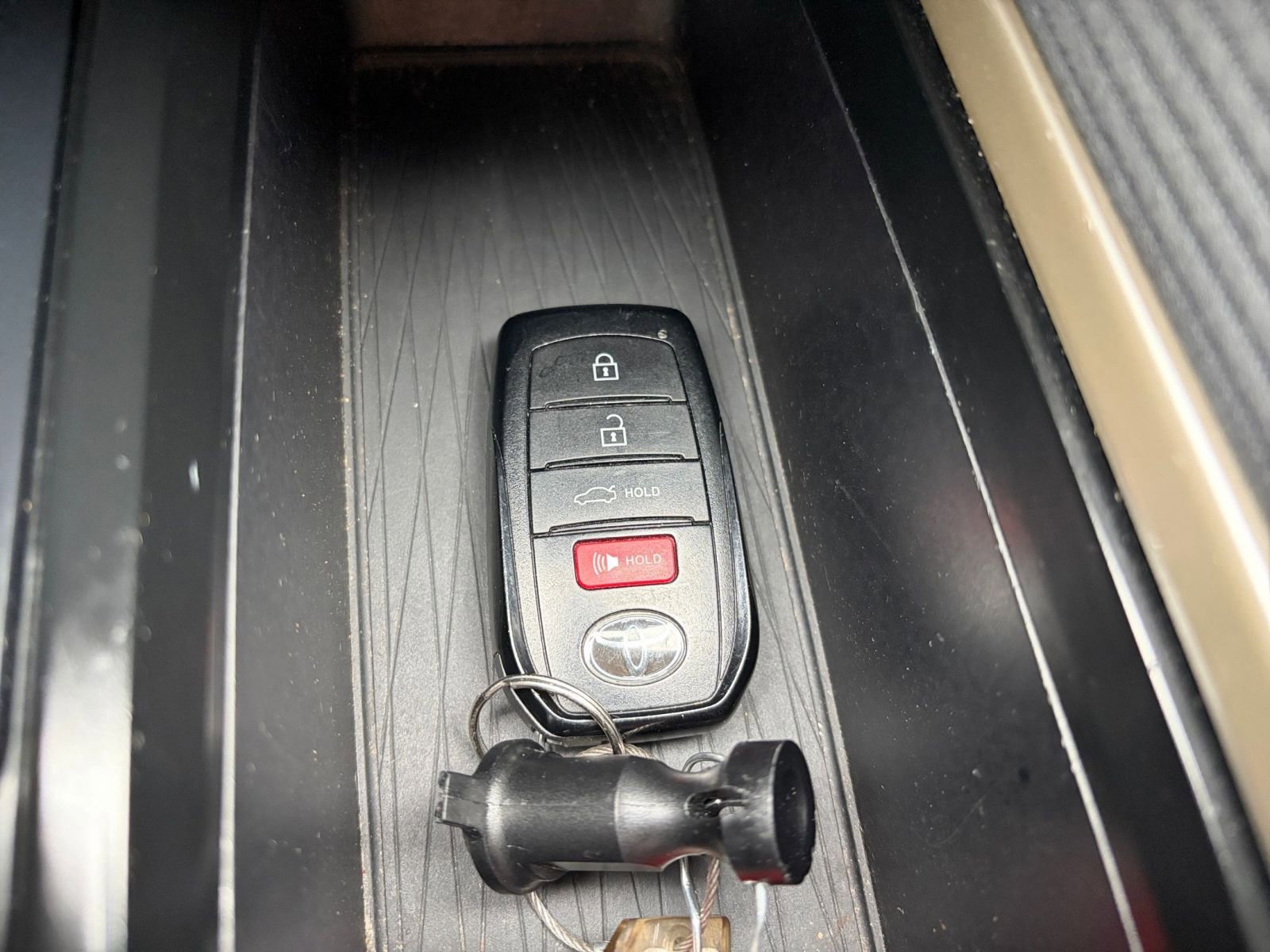 Used 2025 Toyota Camry SE FWD image 21