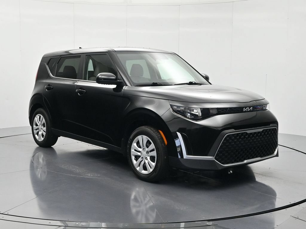 Used 2024 Kia Soul LX FWD image 3