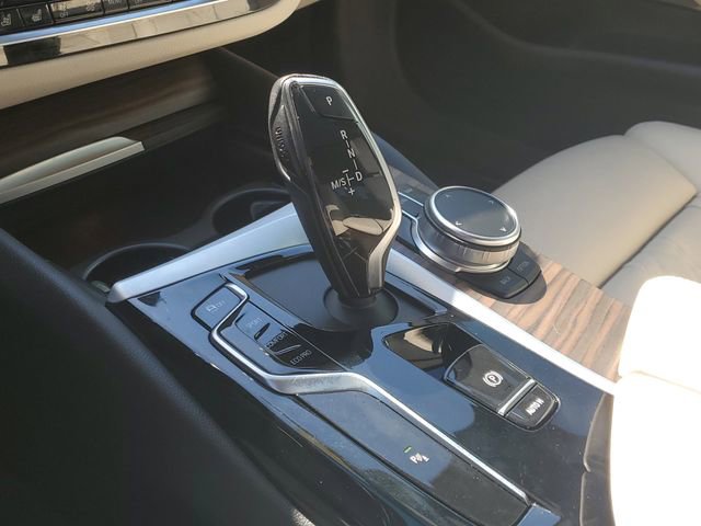 Used 2023 BMW 530i w/ Premium Package image 32