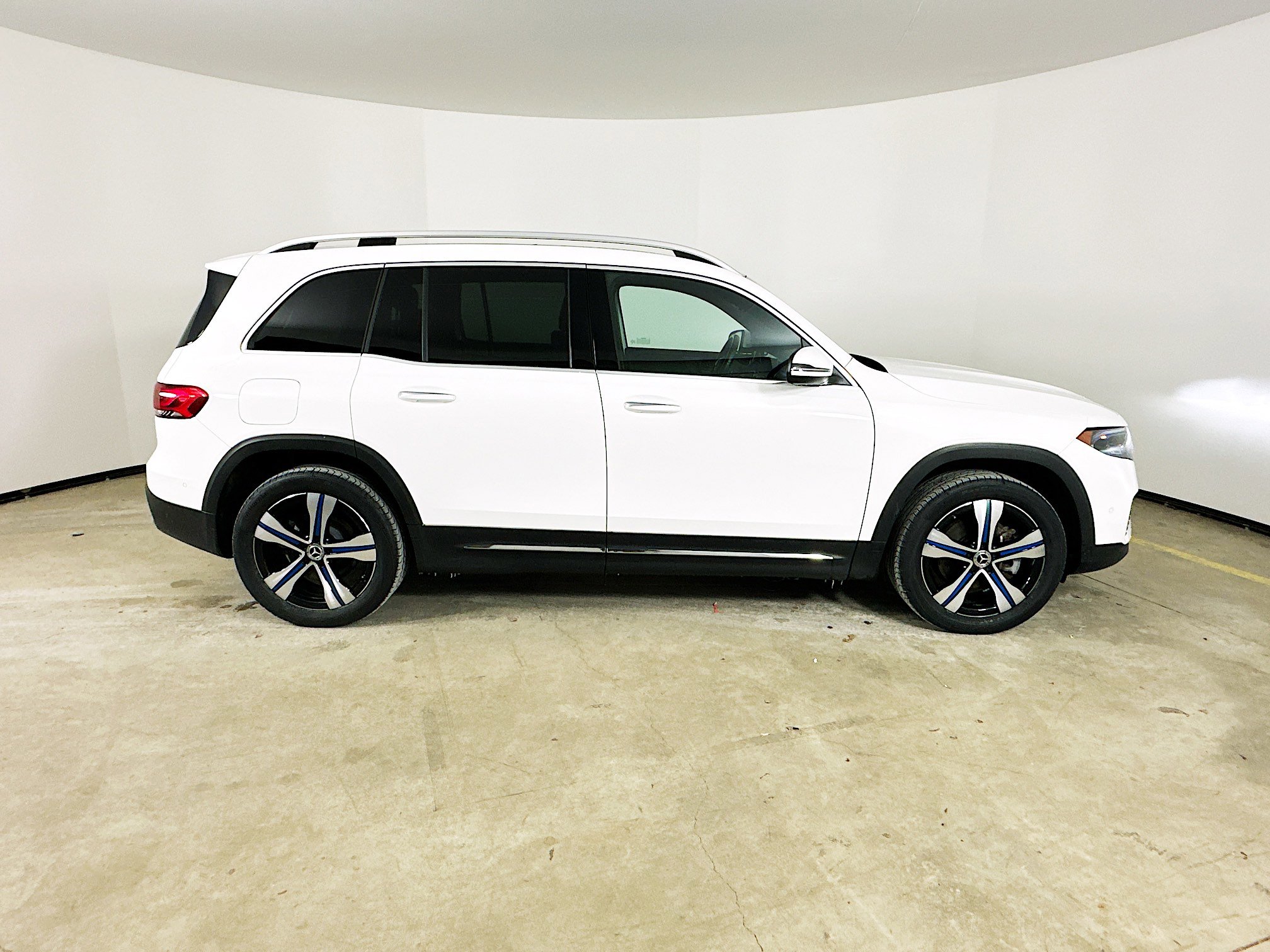 Certified 2023 Mercedes-Benz EQB 300 300 w/ Driver Assistance Package image 4