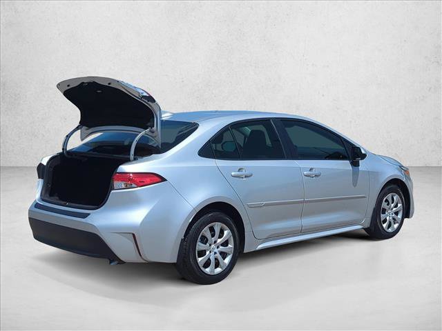 Used 2025 Toyota Corolla LE FWD image 5