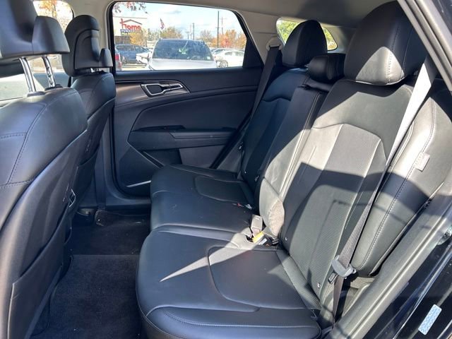 Used 2025 Kia Sportage EX image 14