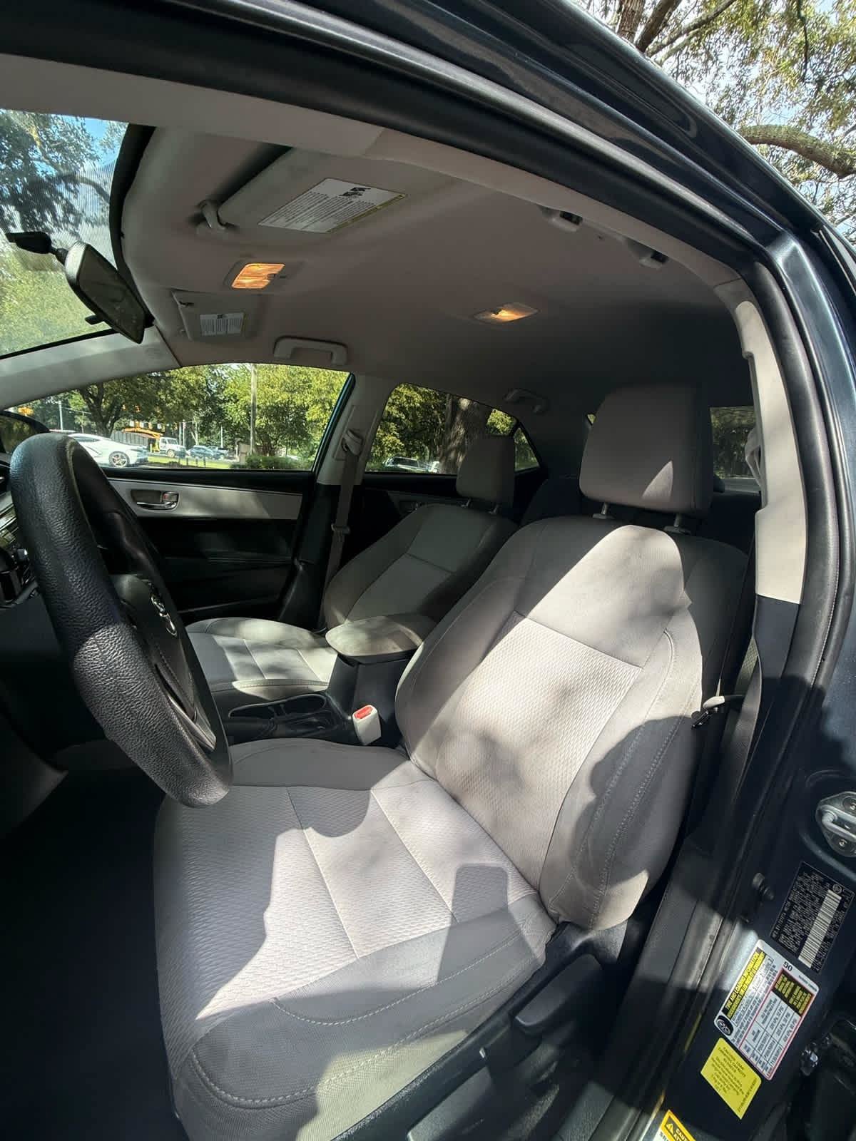Used 2015 Toyota Corolla LE FWD image 9