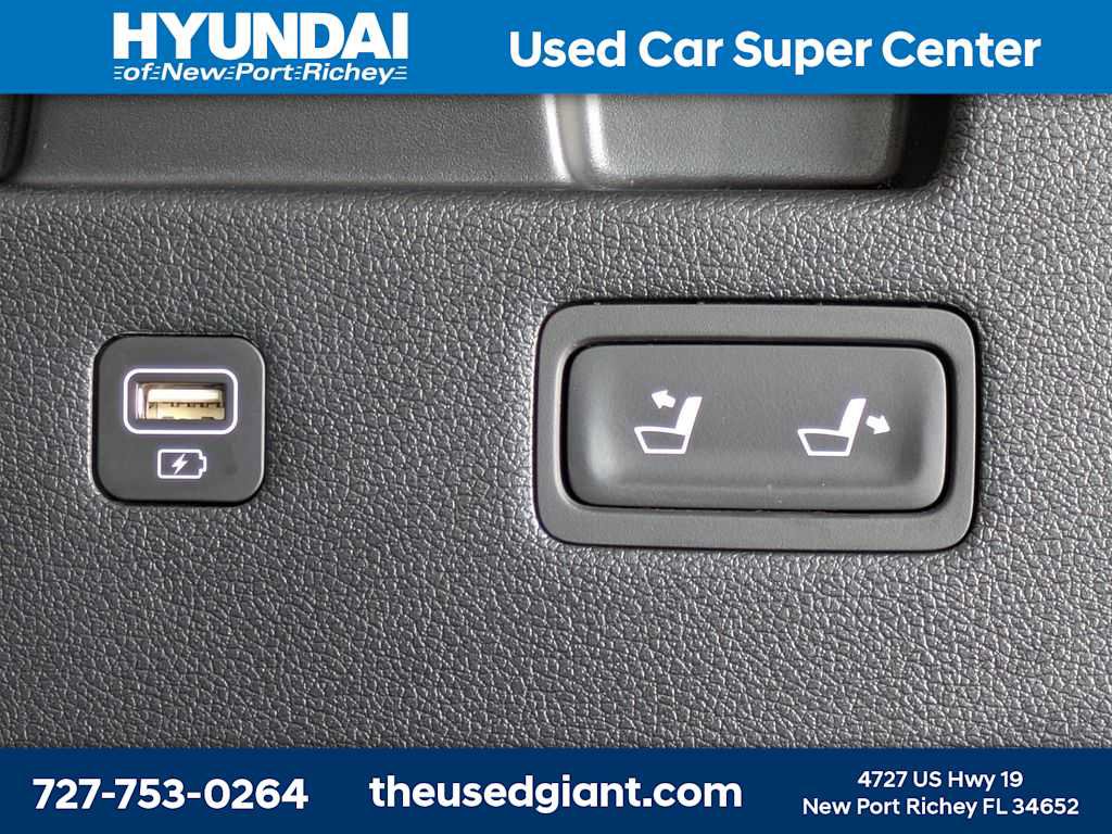 Used 2022 Hyundai Palisade SEL w/ Premium Package FWD image 14