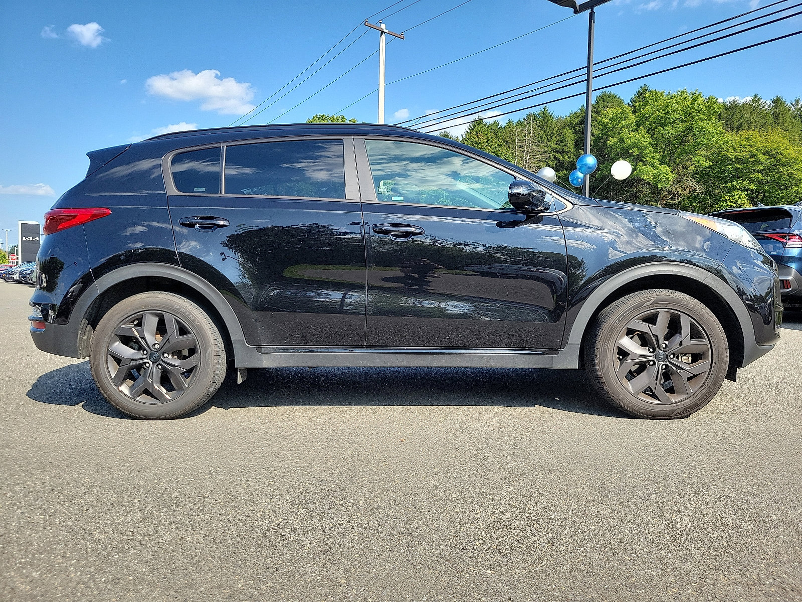 Used 2022 Kia Sportage Nightfall Edition image 7