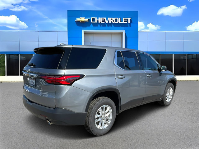 Used 2023 Chevrolet Traverse LS FWD image 3