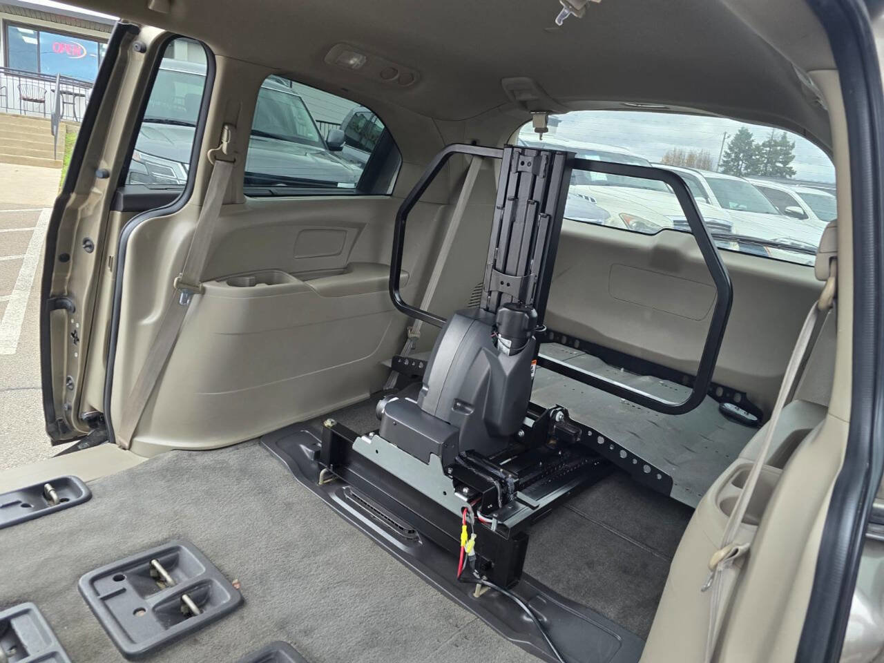 Used 2011 Honda Odyssey EX image 14