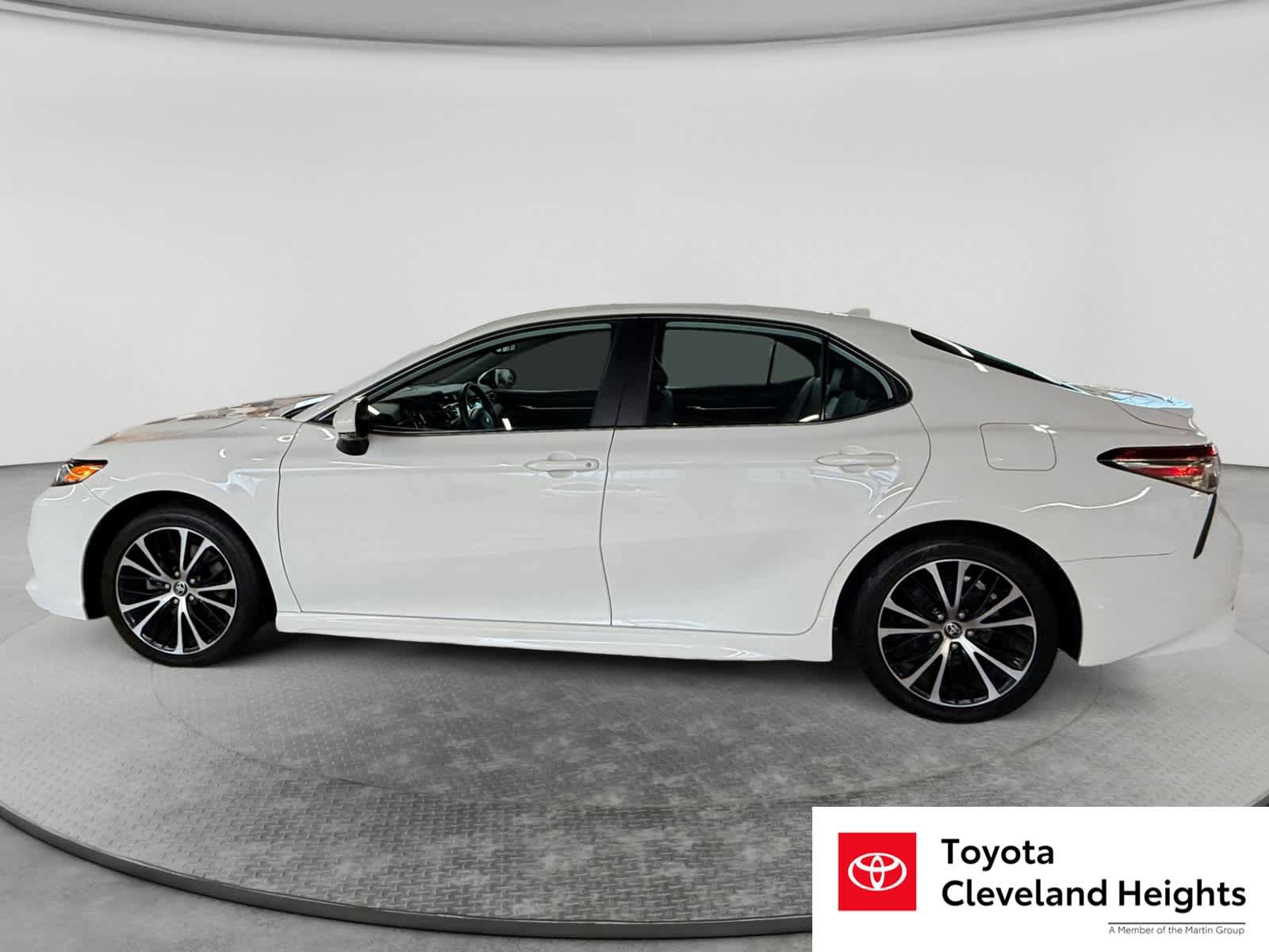 Used 2020 Toyota Camry SE w/ Convenience Package FWD image 8